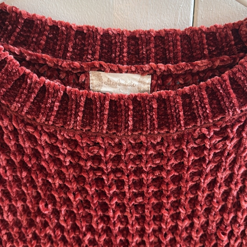 Red sweater - Picture 2 of 2